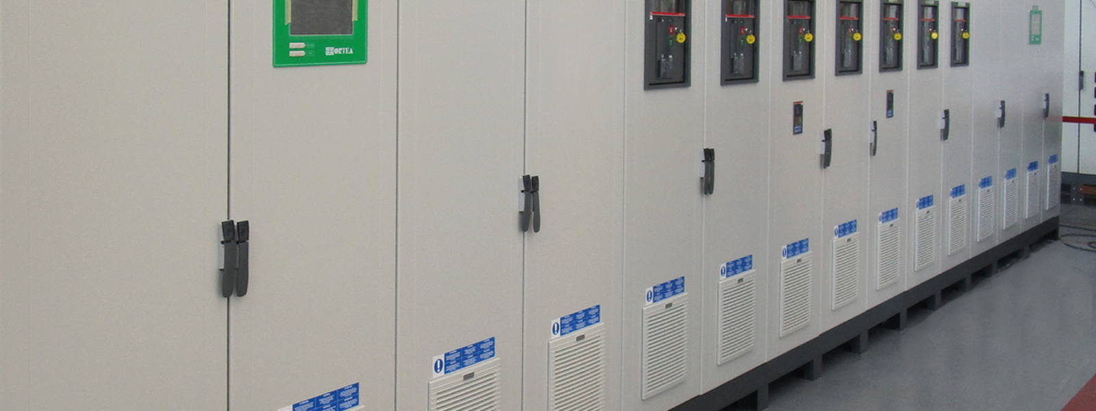 TAILOR-MADE: 2 voltage stabilisers in a single cabinet for a pasta production site in North Africa