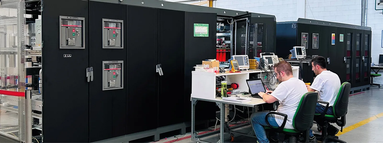 PLASTIC INDUSTRY: CASE HISTORY OF AN INNOVATIVE INTEGRATED SOLUTION FOR POWER QUALITY AND ENERGY EFFICIENCY