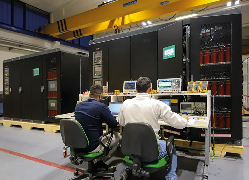 2 OXYGEN PRONTI A COMPENSARE I BUCHI DI TENSIONE NEL SETTORE AUTOMOTIVE