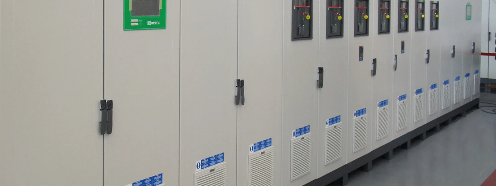 TAILOR-MADE: 2 voltage stabilisers in a single cabinet for a pasta production site in North Africa